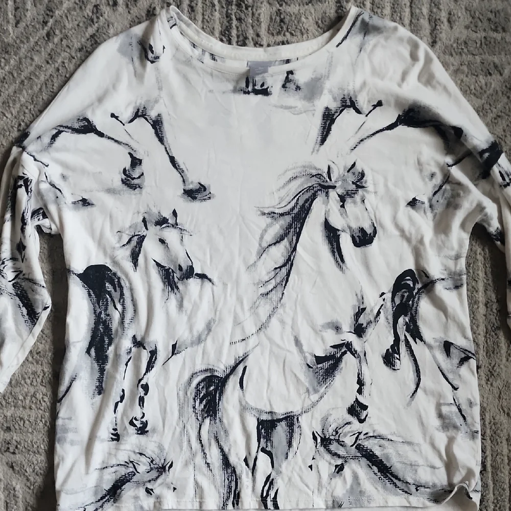 Chico's White Black Graphic Boxy Equestrian Blouse - Picture 3 of 4